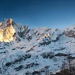 Cervinia In Out - On The Slopes * ブレウイル・チェルヴィナイア