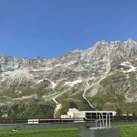 Cervinia In Out - On The Slopes Apartman *